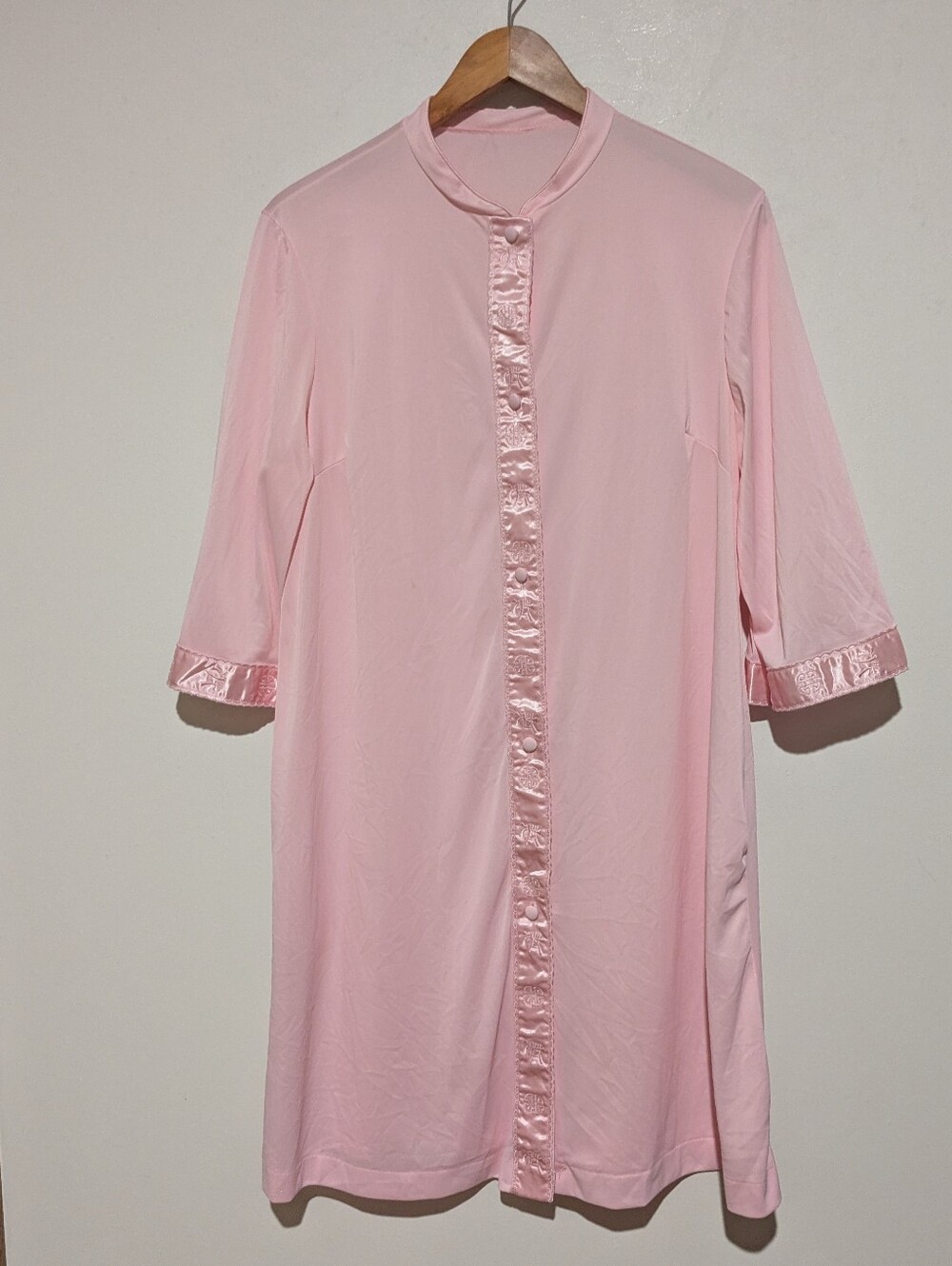 Vintage Lorraine Housecoat M Pink Emb Satin Oriental Inspired